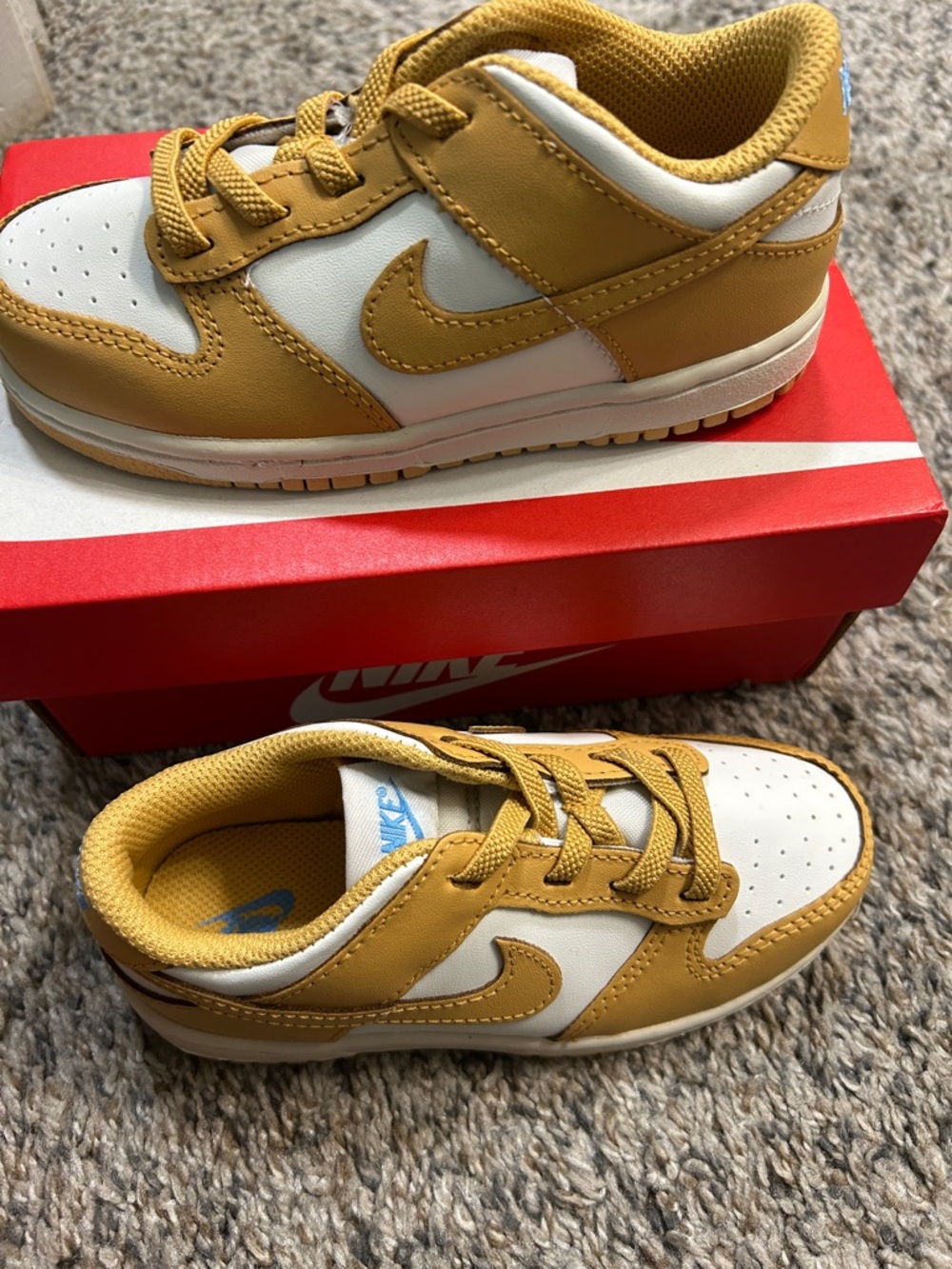 Nike Kids Low-Top Sneakers in Mustard and White 10C